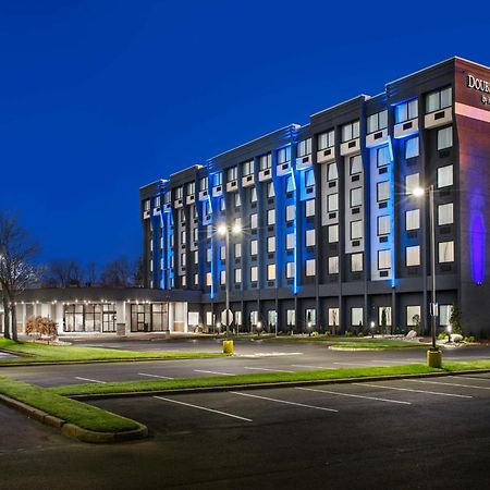فندق Doubletree By Hilton Monroe Township Cranbury Rossmoor المظهر الخارجي الصورة
