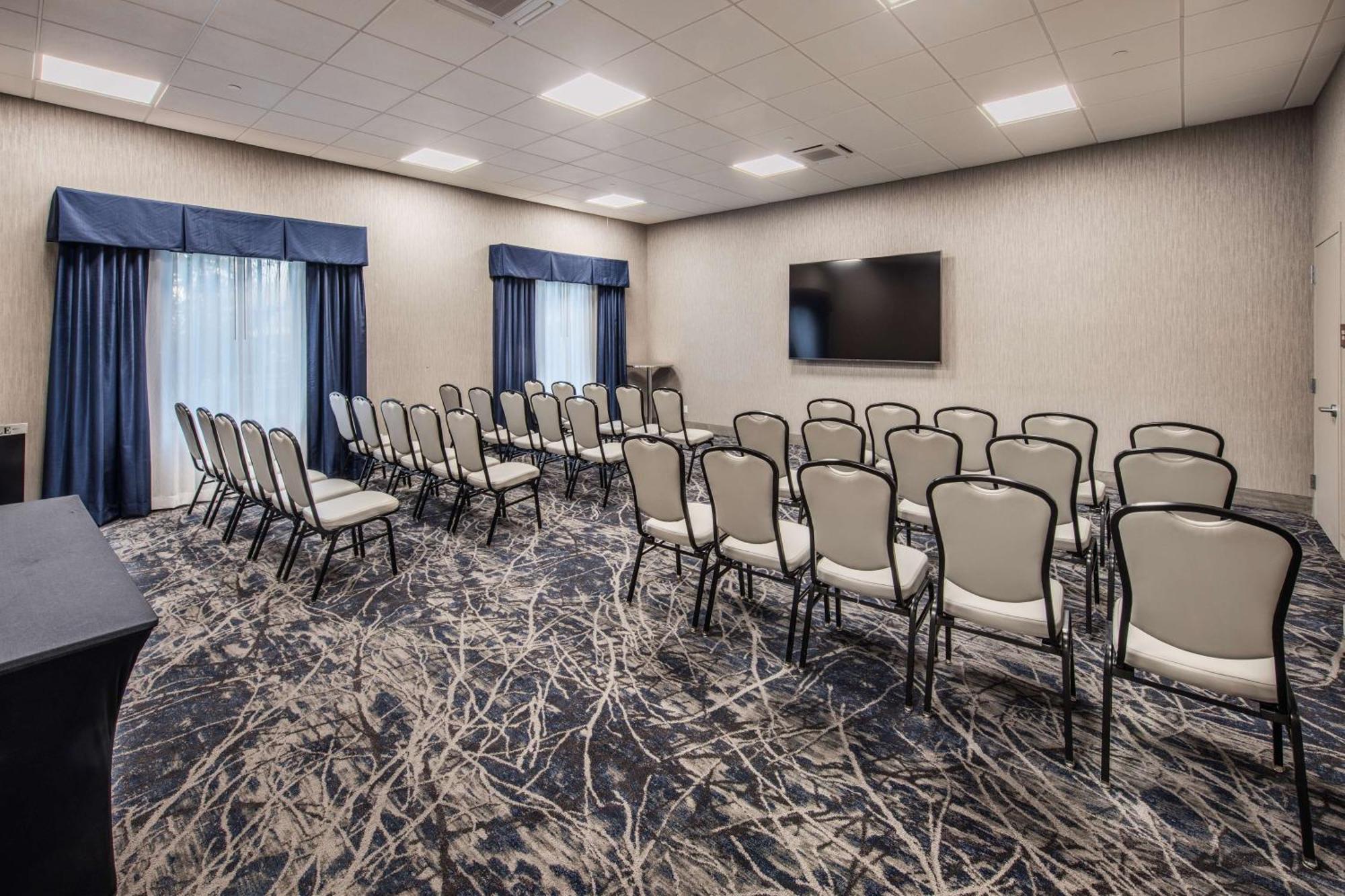 فندق Doubletree By Hilton Monroe Township Cranbury Rossmoor المظهر الخارجي الصورة