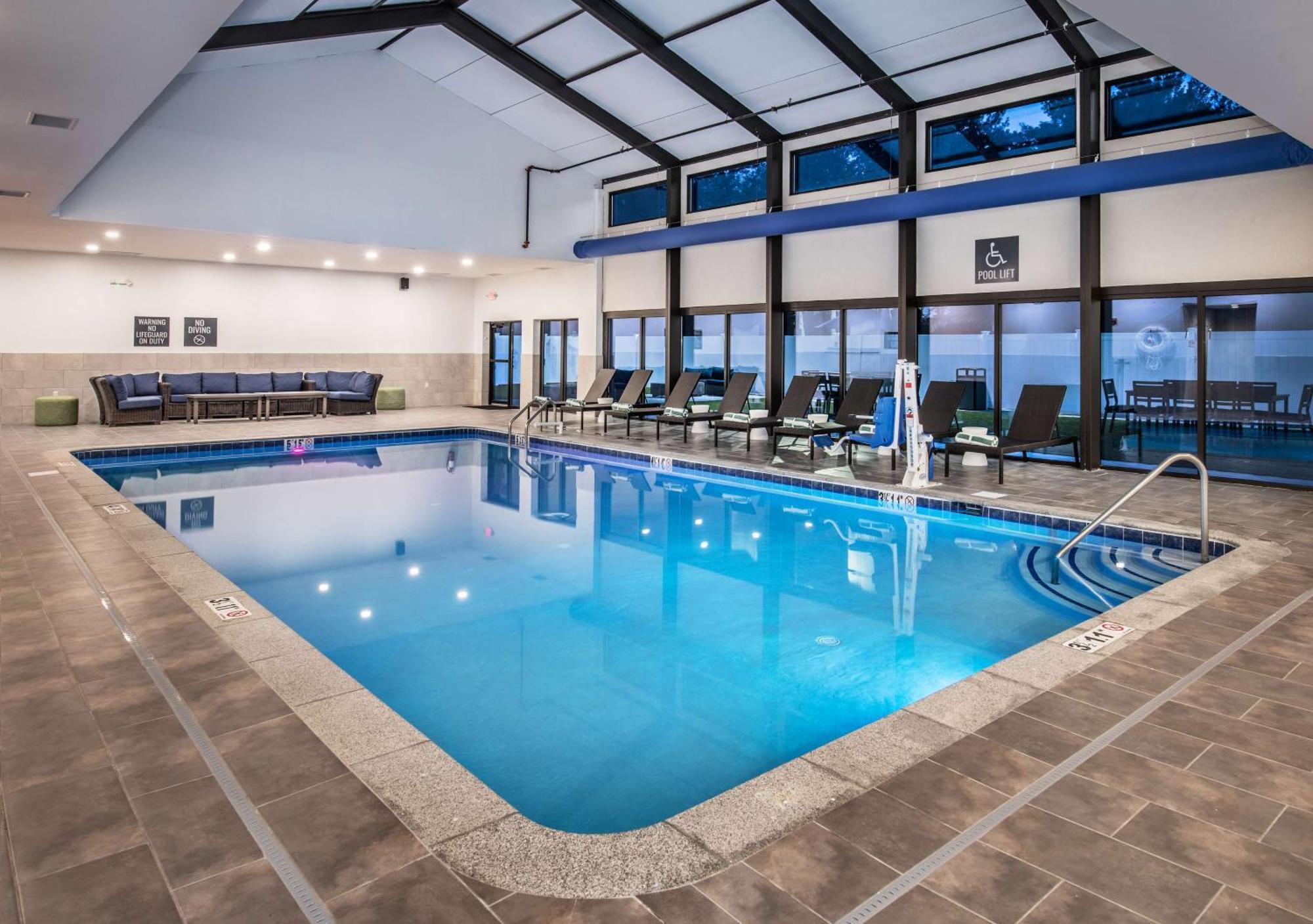 فندق Doubletree By Hilton Monroe Township Cranbury Rossmoor المظهر الخارجي الصورة