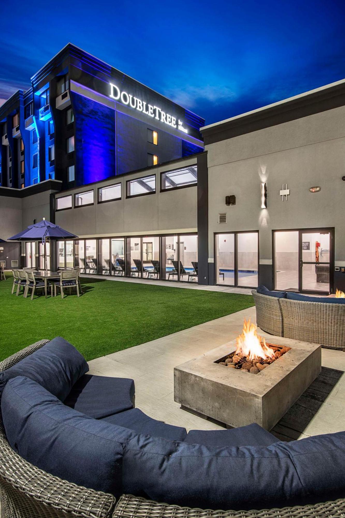 فندق Doubletree By Hilton Monroe Township Cranbury Rossmoor المظهر الخارجي الصورة